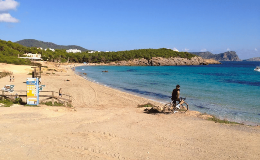 playa Cala Nova en bici